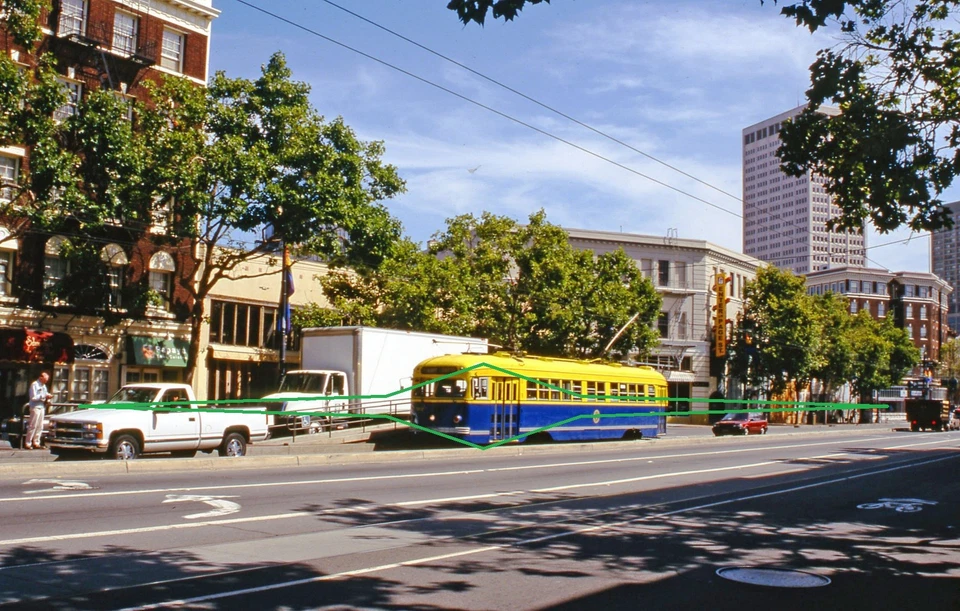 MUNI PCC 1010 "Tribute Livery" Rte F Market Street en diapositiva Fujichrome original Foto 1 de 1