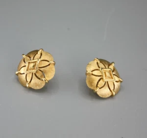 Vintage Trifari Gold Etruscan Revival Round Earrings - Picture 1 of 11