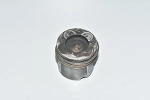 BMW F01 730d F02 E90 E91 E92 E93 F07 E70 E71 Piston 7805331 - Picture 1 of 4