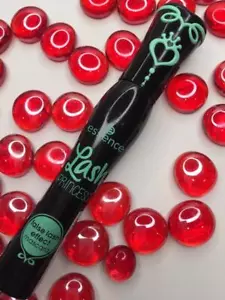 ESSENCE Lash Princess Mascara falso effetto ciglia NERO 0,4 once taglia intera - NUOVO! - Foto 1 di 4