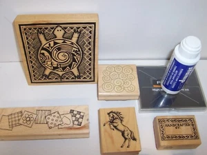 Lote Mixto 12 Estampillas de Goma Mixtas De Colección y 8 Almohadillas de Tinta Estampillas Artesanales Fiskars Abejas - Imagen 1 de 3