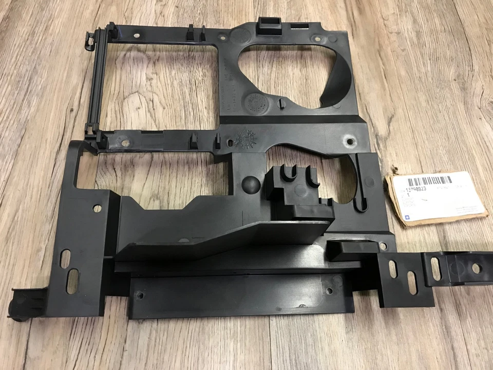 Camión GMC SIERRA 2500 3500 HD 2003-2007 como nuevo GM LH soporte de luz de cabeza 15798923 Foto 1 de 1