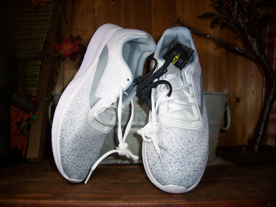 ZAPATILLAS DEPORTIVAS MUJER ATLETIC WORKS ESPUMA VISCOELÁSTICA TALLA 9.5 BLANCO GRIS CON CORDONES CLARO WT Foto 1 de 1