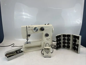 Vintage Riccar Model 888 Sewing Machine VTG Tested Works W Pedal - Picture 1 of 14