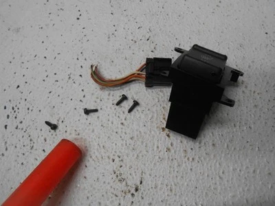 2004 jeep Grand Cherokee  Heated Seat Switch Left Driver LH  - Image 1 of 4