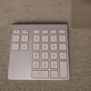 Pavé Numérique sans Fil Bluetooth Belkin YourType F8T067CW Numpad F8T067 Mac PC - Photo 1/5