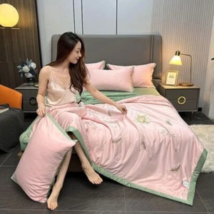 Trapunta coperta fresca estiva ricamo piuma biancheria da letto leggera set biancheria da letto lusso 4 pezzi - Foto 1 di 19