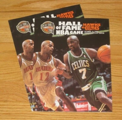 Dos programas de juegos del Salón de la Fama de la NBA 2000 Boston Celtics Atlanta Hawks Paul Pierce Foto 1 de 2