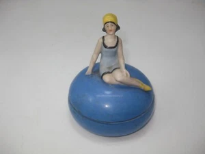 ANTICA STATUINA Art Decò tedesca bellezza da bagno porcellana bisque scatola polvere 1930 - Foto 1 di 7