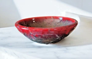Large Studio Pottery Bowl Artist Signed Red Tie Dye Drip Glaze Signed Jay - Picture 1 of 9