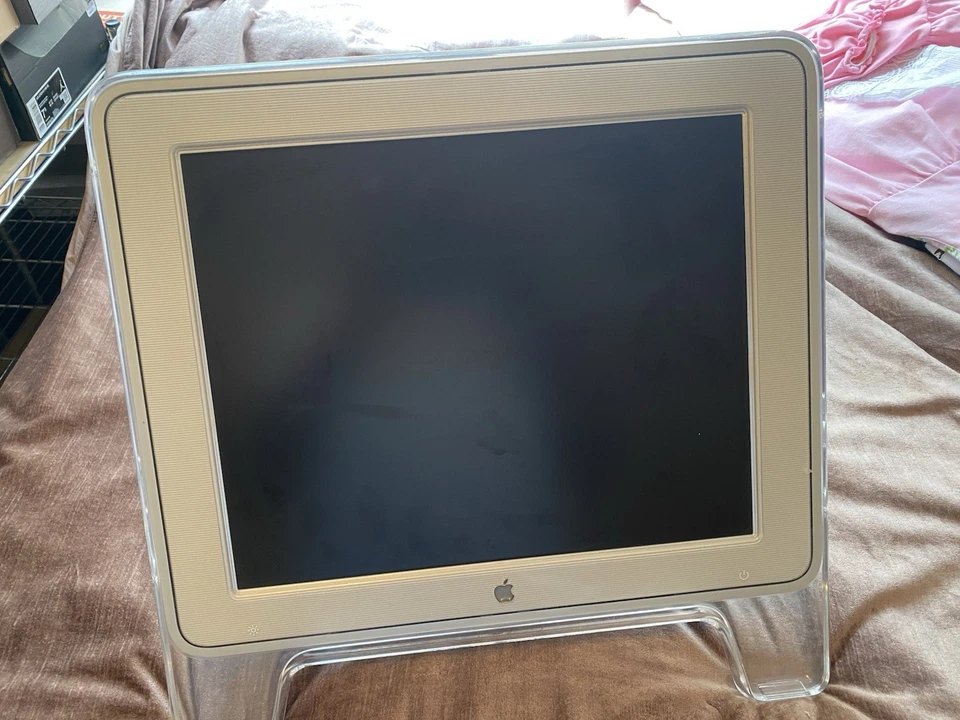 Apple Studio Display LCD Monitor 2001 - Image 1 of 4