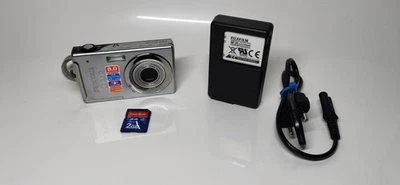 Pentax Optio V10 8.0MP Compact Digital Camera Silver with Case - Image 1 of 4