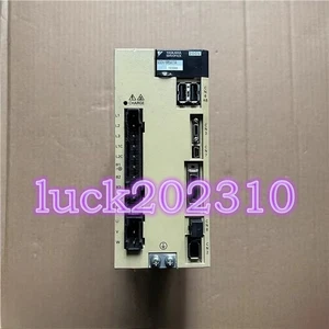 1 Stück gebrauchte SGDV-5R5A11AY806AA Yaskawa Treiber 750W #YY - Bild 1 von 3