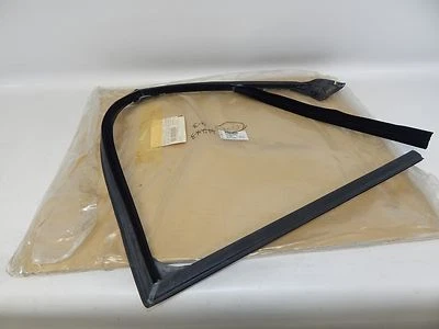Nuevo OEM 1996-2002 Audi A4 Cristal Puerta Trasera Izquierda Conductor Ventana Canal Funcionamiento Vagón  Foto 1 de 4