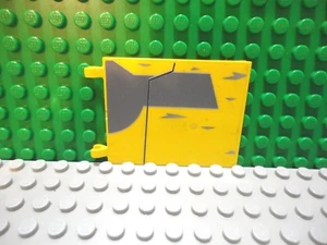 Lego 1 gelber Clip auf 6x5 mit Aufkleber Design beidseitig - Bild 1 von 1