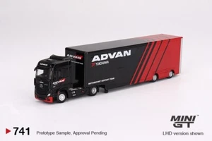 MINI GT Mercedes-Benz Actros con furgoneta de carreras ADVAN - Imagen 1 de 8