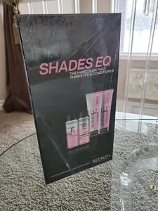Redken Shades Eq Gloss Color Swatch Book! EDITION 2023 * Sealed - Bild 1 von 2