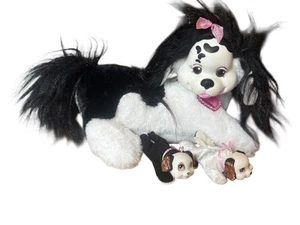 Hasbro Cachorro Perro Sorpresa Con 2 Cachorros Blanco y Negro - Imagen 1 de 4