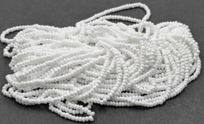 Antiguo lote de cuentas de vidrio vintage de semillas checas blanco perlado 11/0 45 gramos C8-61 Foto 1 de 4