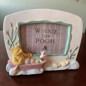 Marco de fotos clásico de cerámica Winnie Pooh y Piglet Disney Charpente bote de remos - Imagen 1 de 7