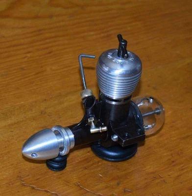 1953 BWM 250D .15 Diesel model airplane engine tank 2.5cc CL vintage 15 Germany - Image 1 of 4