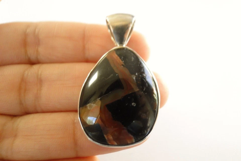 Colgante de madera petrificada de jaspe de plata de ley 925 Foto 1 de 4