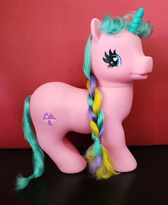 My Little Pony Unicornio Grande Gi-G0 Wonderland 9” de Alto Poni Rosa MLP - Imagen 1 de 4