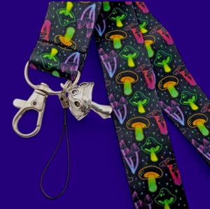 TRIPPY MUSHROOM SCHLÜSSELBAND Schwarzlicht UV Reaktiv Psychedelisch Pilz Schlüsselanhänger Z1 - Bild 1 von 6