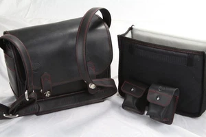 [EXC] Bolsa para cámara Oberwerth Leica - Edición limitada negra con costuras rojas 10x8x5" - Imagen 1 de 18