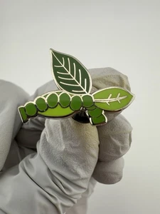 Green Pea Pod Vegetable Silver Tone Enamel Tie Tac Pin - Picture 1 of 9