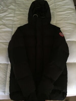 Abrigo negro con capucha Canada Goose Armstrong para hombre talla pequeña Foto 1 de 4