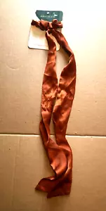 Kristin Ess Satinado Óxido Naranja Scrunchie y Bufanda Dúo Set Accesorio para el Cabello - Imagen 1 de 4
