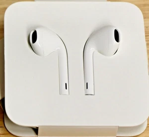 Original Apple EarPods MWTY3AM/A Lightning Wired Earphones In-Ear Earbuds   - Picture 1 of 3
