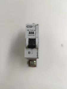 Disyuntor MEM 321QB 32 A 32 AMP TIPO B M6 MCB EATON 321 QB 321 QEB  - Imagen 1 de 7