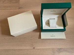 Rolex Oyster Box Leder Größe M Uhrenbox Karton Grün *Neu* - Bild 1 von 3