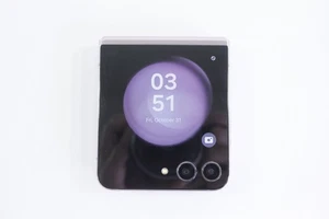 Samsung Galaxy Z Flip 5 256gb lavanda SM-F731U COMO ESTÁ PARA REPUESTOS/REPARACIONES - Imagen 1 de 9