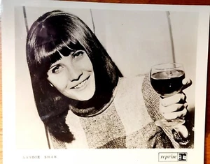 Original SANDIE SHAW 8 x 10 Publicity Photo Stamped on the Back 1964 - Picture 1 of 4