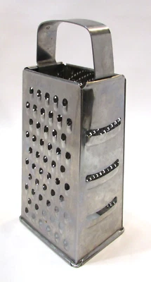 Rallador de caja vintage clásico de metal de estaño de cuatro lados de 9,5" de alto de la década de 1990 Foto 1 de 4