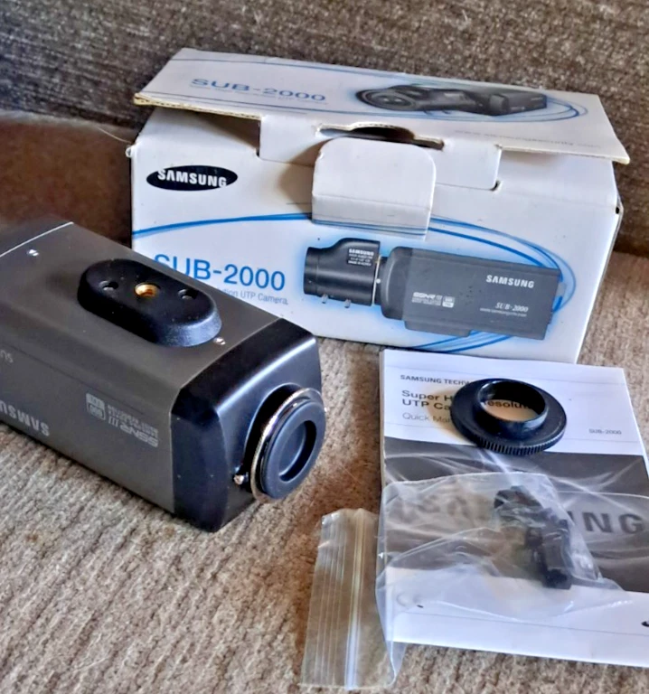 Samsung SUB-2000 Super High Resolution UTP Camera - Image 1 of 4