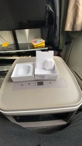 Écouteurs Apple 2ème génération authentiques et neufs - Photo 1 sur 2