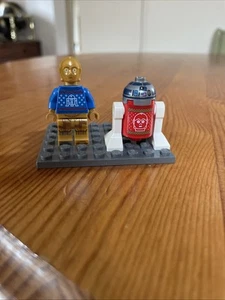 Lego R2D2 And C3PO With Christmas Jumpers - Picture 1 of 2