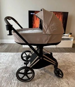 Cybex Priam 4 Lux Carry Cot - Cozy Beige - Barely Used - 2023 Model - Picture 1 of 5