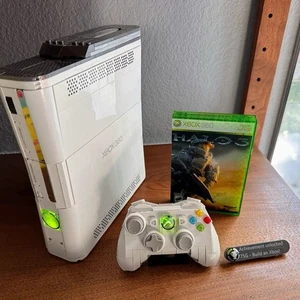MEGA Showcase Microsoft Xbox 360 Collector Building Set - 1342 pcs - Picture 1 of 2