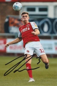 Foto autógrafa de fútbol americano firmada a mano de Jimmy Dunne Fleetwood Town 6x4 1 - Imagen 1 de 1
