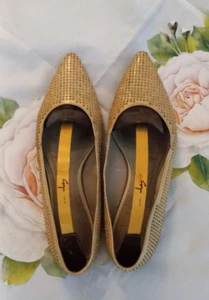 BURBERRY Flats Eur 40 US 9.5 Faux Gold Studs Pointed Beige Patent Lthr Org $645 - Picture 1 of 5