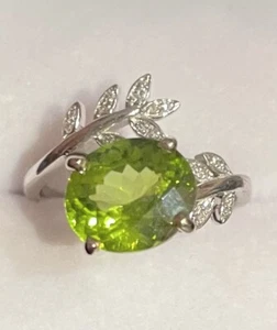 Anello in oro bianco massiccio 14 carati PERIDOTO NATURALE e DIAMANTE 4,25 carati - Foto 1 di 12