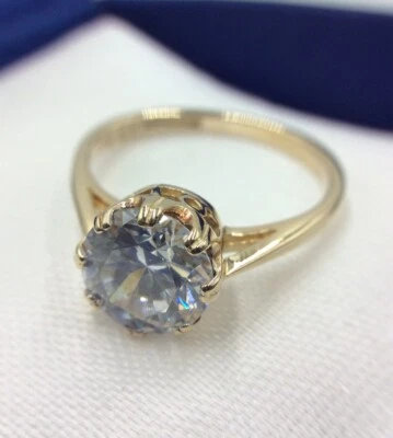 STUNNING 14K 14CT YELLOW GOLD DIAMONIQUE CZ SINGLE STONE SOLITAIRE RING SIZE M - Image 1 of 4