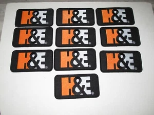 LOTE DE 10 SERVICIOS H&E Empresa de alquiler de equipos pesados LOGOTIPO Parche de hierro - Imagen 1 de 3