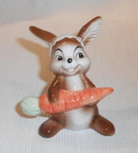Goebel Ostern - Hase -Hase mit Möhre   ca. 7,5 cm ohne Karton - Bild 1 von 3