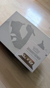 Pokémon Collezione Ultra Premium Glurak 🇩🇪 ITALIANO & NUOVO IMBALLO ORIGINALE mai aperto! - Foto 1 di 4